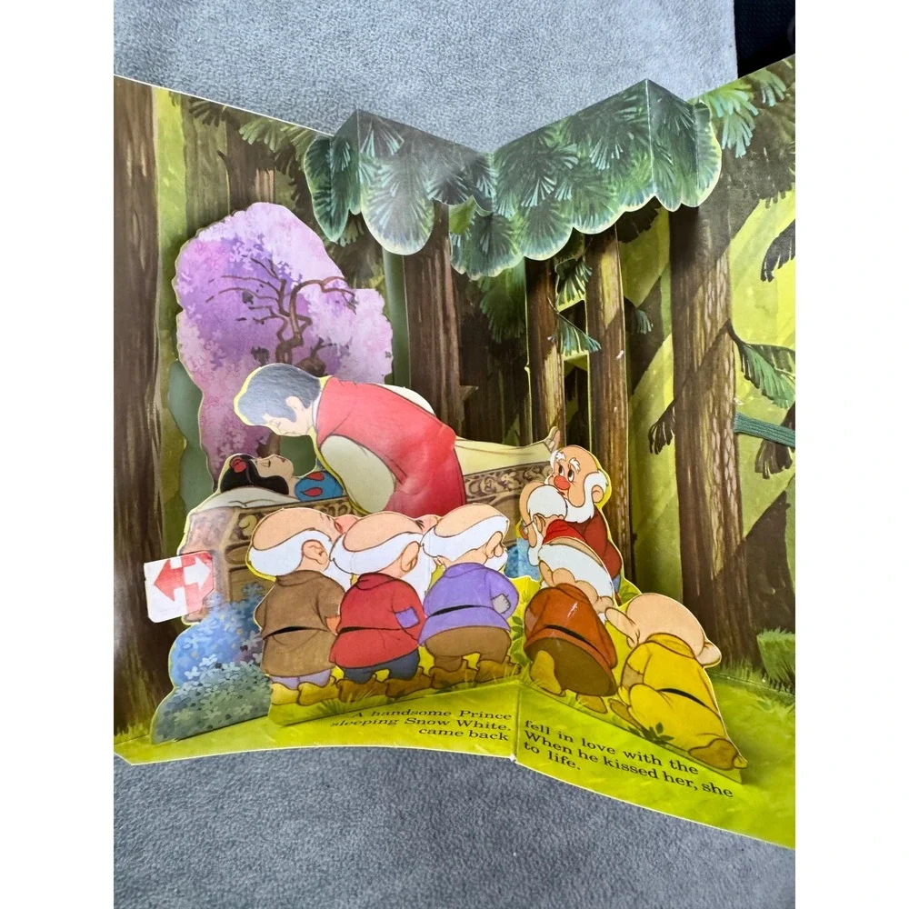 Vintage 1981 Disney Snow White Pop-Up Movie-Go-Round Book Windmill‎ 0671448978
